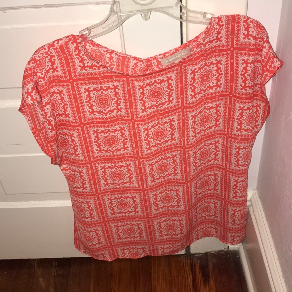 M Banana Republic orange and white blouse